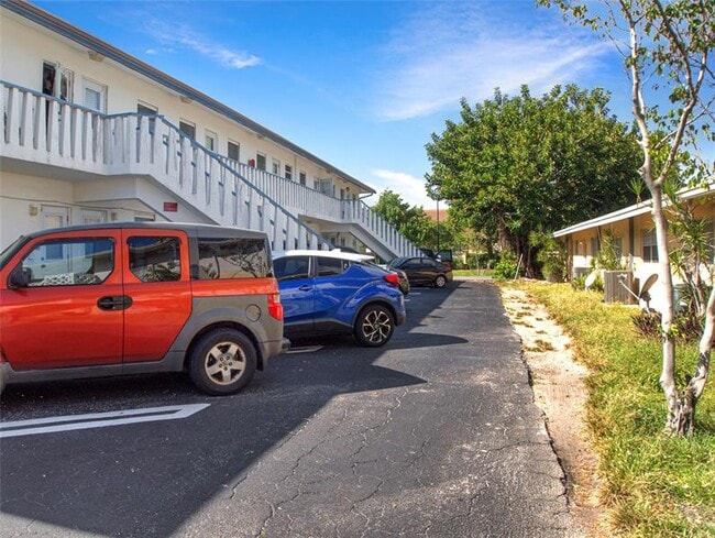 Building Photo - 2361 NE 10th St