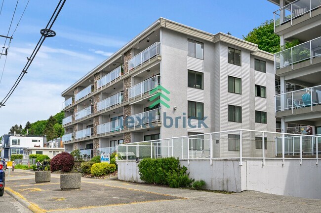 Building Photo - 2 Bed and 2 Bath Exceptional Condo with Water View is Available for Rent!