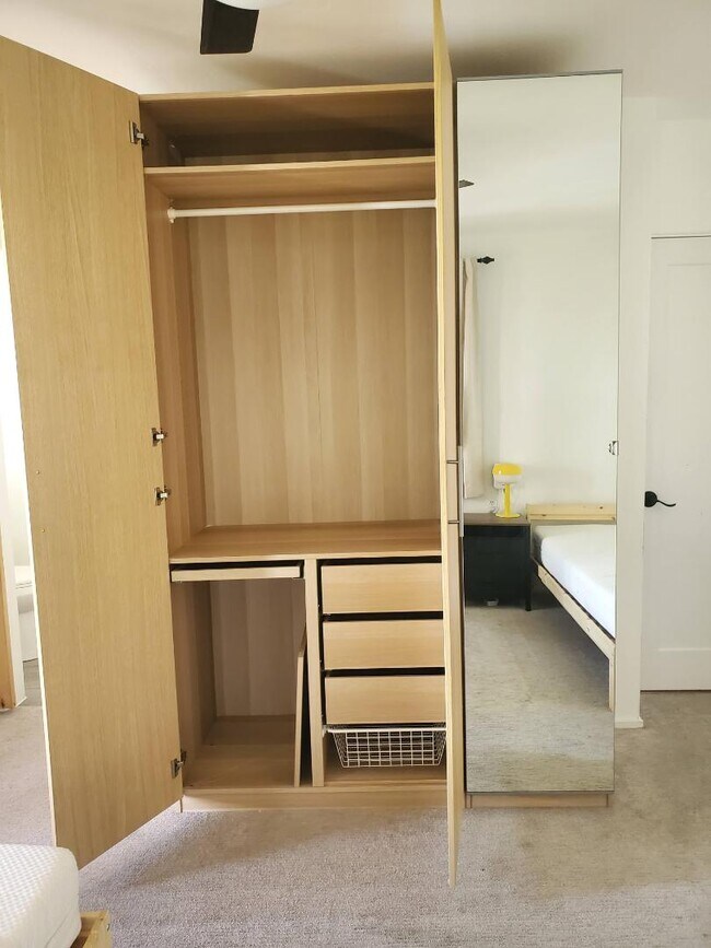 Building Photo - 1520 W Encanto Blvd