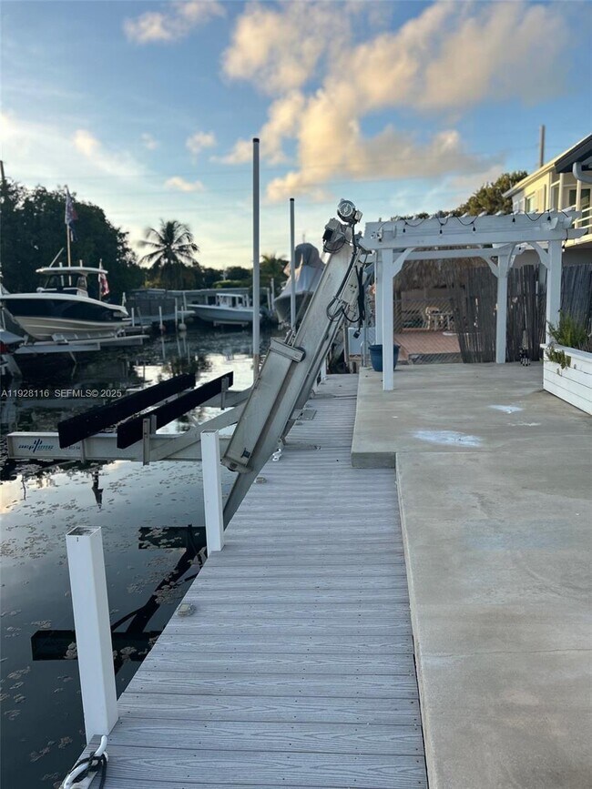 Building Photo - 826 Bonito Ln