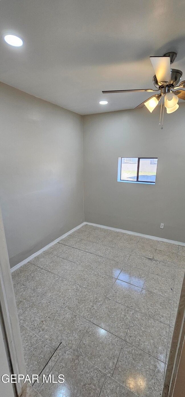 Building Photo - 8828 Kenneth St