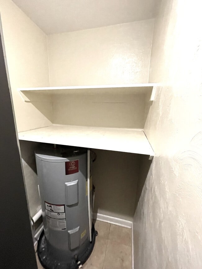 Building Photo - 1515 Sawyerwood Ave