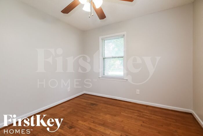 Building Photo - 10110 Hillcrest Rd