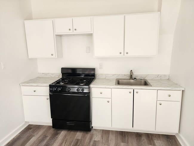 Building Photo - 2408 West St