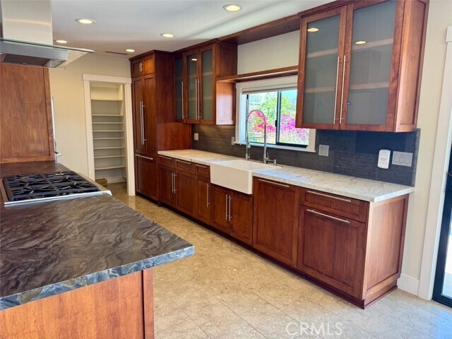 Building Photo - 2745 Temple Hills Dr