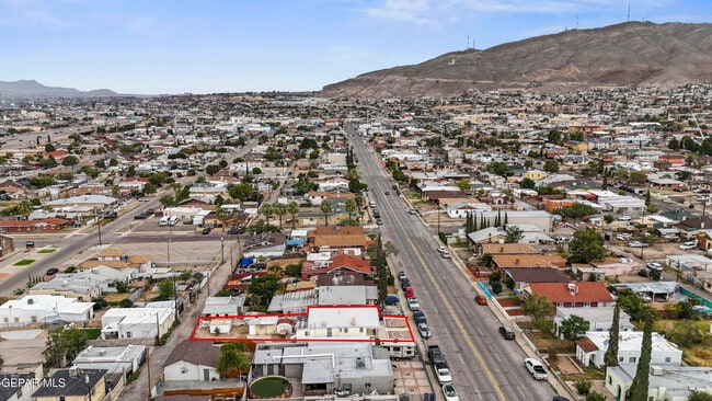 Building Photo - 3418 Yandell Dr