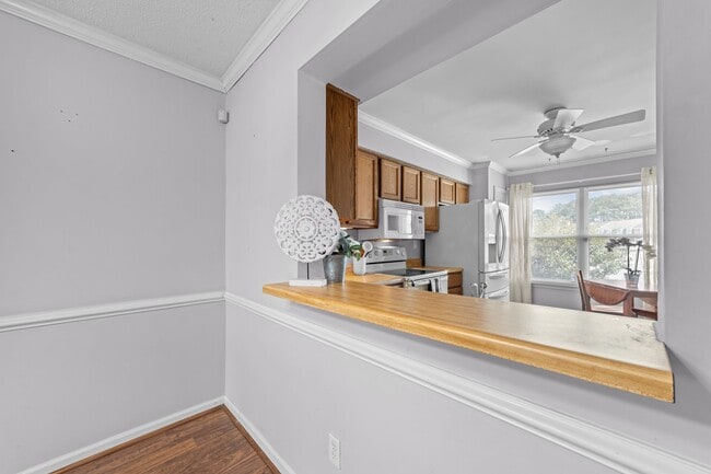 Building Photo - 802 Nottaway Dr