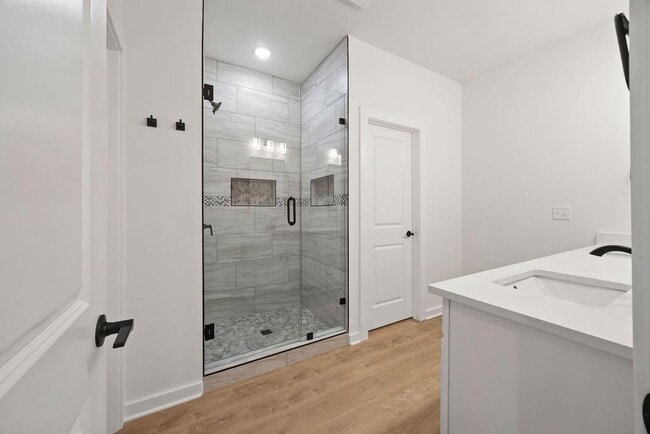 Building Photo - 40 Banff Dr