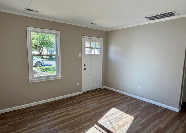 Building Photo - Charming Ranch in the Heart of Hampton, VA