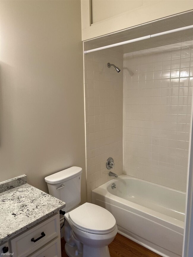 Building Photo - 3 br, 2.5 bath House - 206 S Huron St Apar...