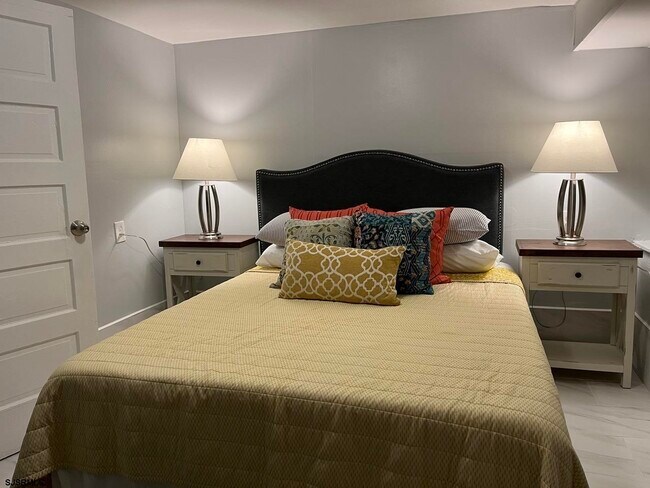 Building Photo - 6 N Nashville Ave