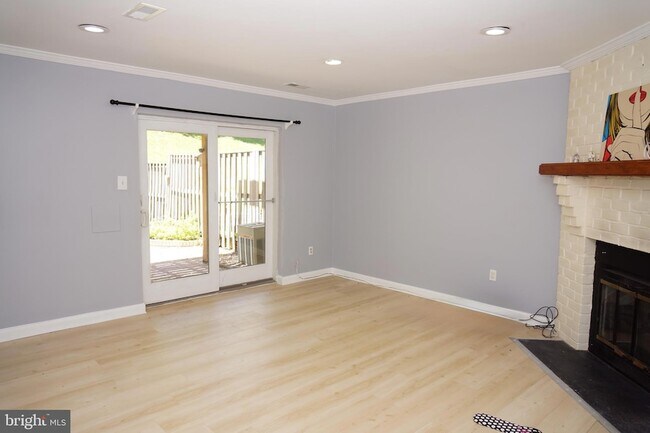 Building Photo - 8 Cross Falls Cir
