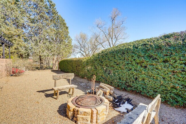 Building Photo - 21 Walking Diamond Dr