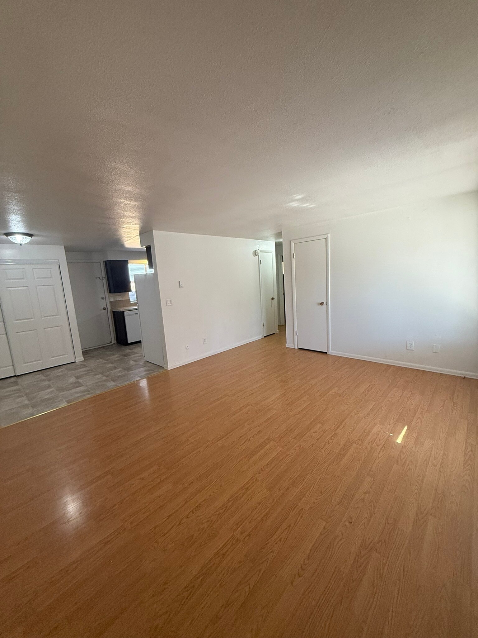 Building Photo - 2403 s kimball ave