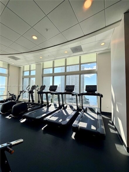 Building Photo - 300 S Biscayne Blvd