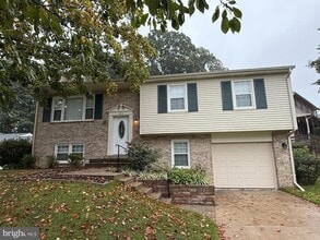 Building Photo - 11975 Shorewood Ct