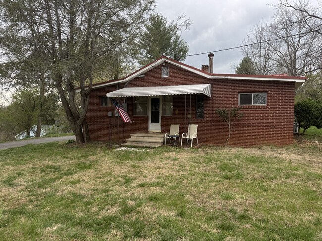 Primary Photo - 651 Sand Hill Rd