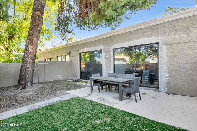 Building Photo - 7599 E Pleasant Run