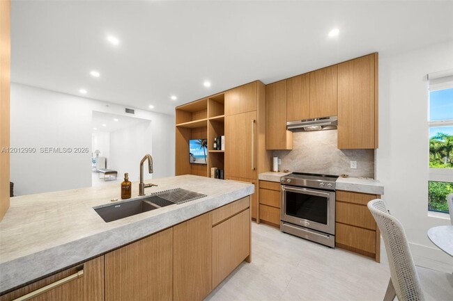 Building Photo - 701 Crandon Blvd