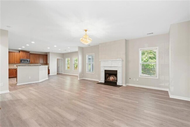 Building Photo - 4660 Lake Hill Trail