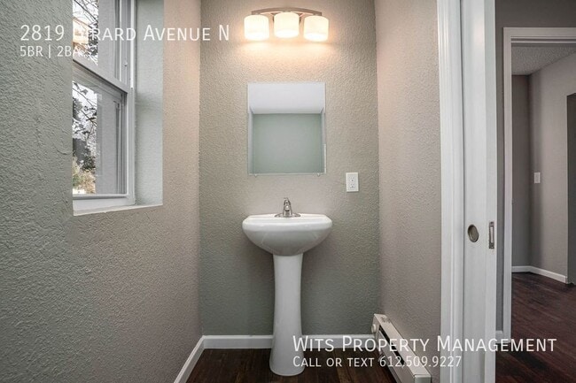 Building Photo - 2819 N Girard Ave