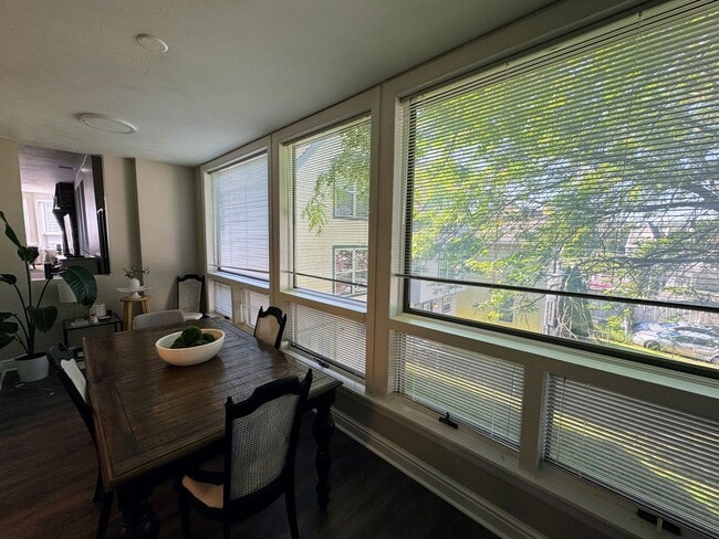 Building Photo - 3217 Dawson St