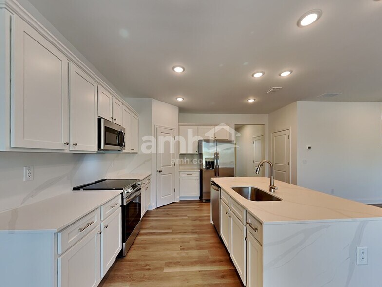 Building Photo - 1634 Soapstone Rd