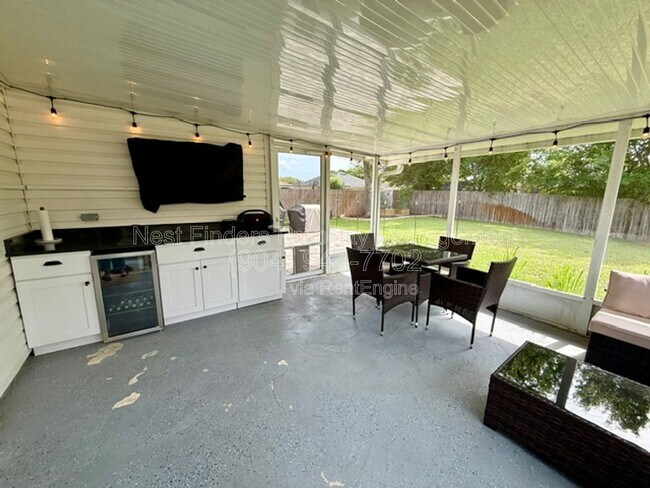 Building Photo - 349 Melissa Ray Dr