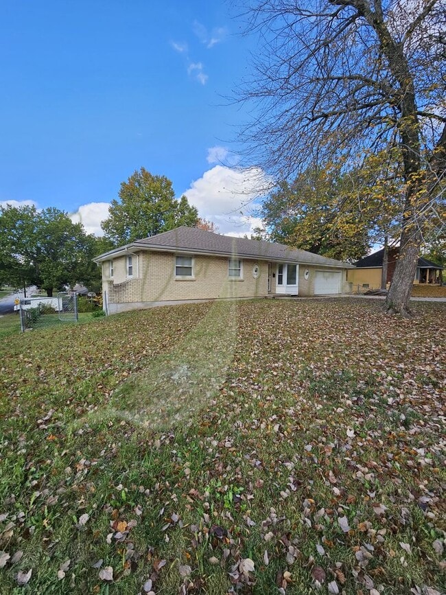 Building Photo - DESIRABLE RAYTOWN LOCATION!!!