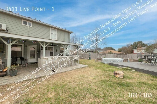 Building Photo - 9411 Live Point