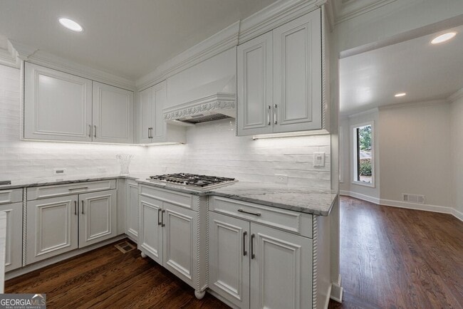 Building Photo - 459 Atlanta Country Club Dr
