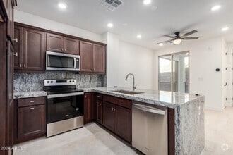 Building Photo - 2121 W Sonoran Desert Dr