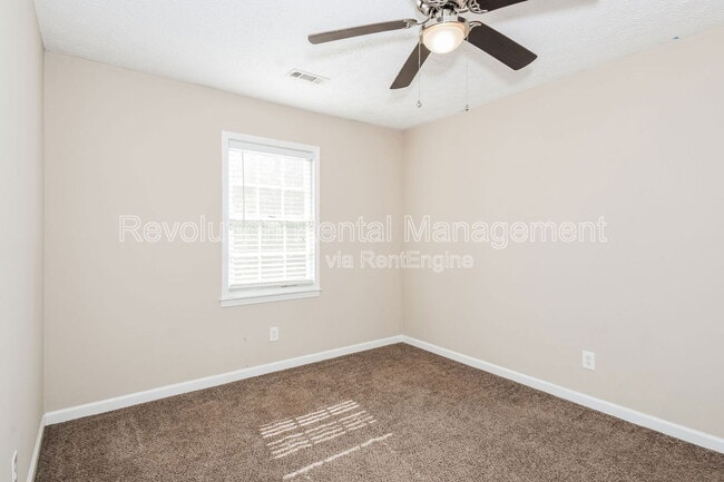Building Photo - 4 Meadow Sweet Ln