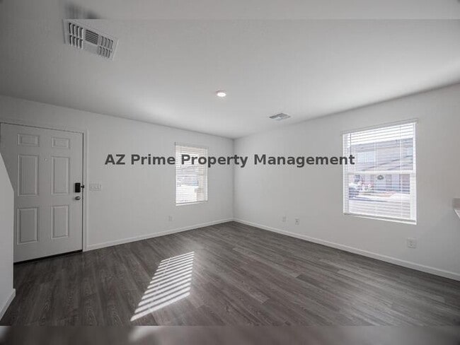 Building Photo - 334 Paseo Xing Ln