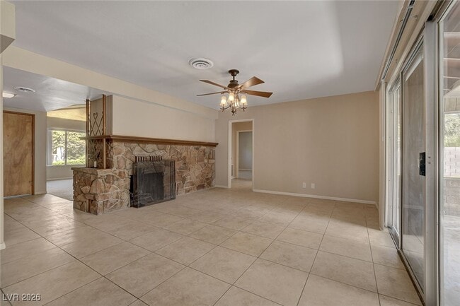 Building Photo - 5649 Sheila Ave