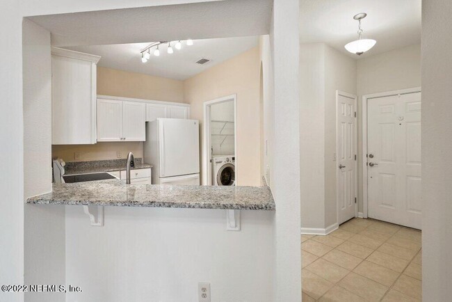 Building Photo - 2521 Vista Cove Rd