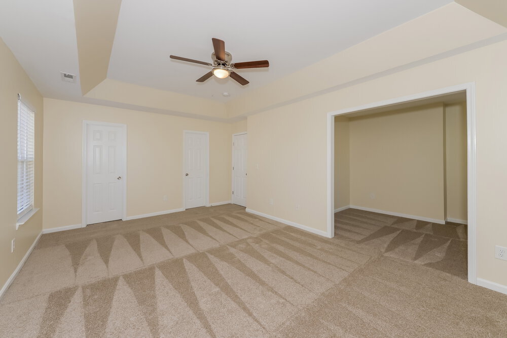 Building Photo - 1043 Vanguard Dr