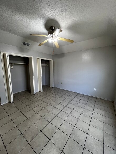 Building Photo - 2813 Capri St