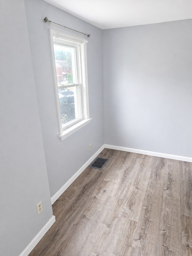 Building Photo - 1146 Shadycrest Dr