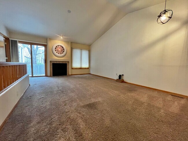 Building Photo - Charming 2-Bedroom Townhome in SW Fort Collins