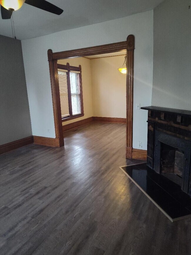 Building Photo - 3 BR/ 1 Bathroom - Stuart Neighborhood