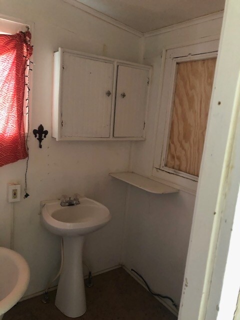 Building Photo - 112 Leblanc St