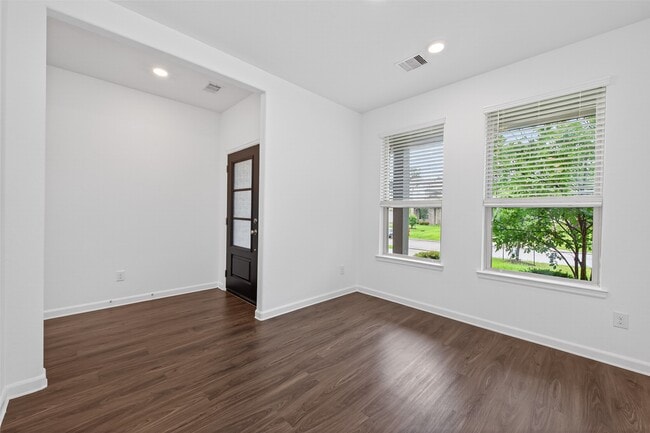 Building Photo - 16108 Dockside St