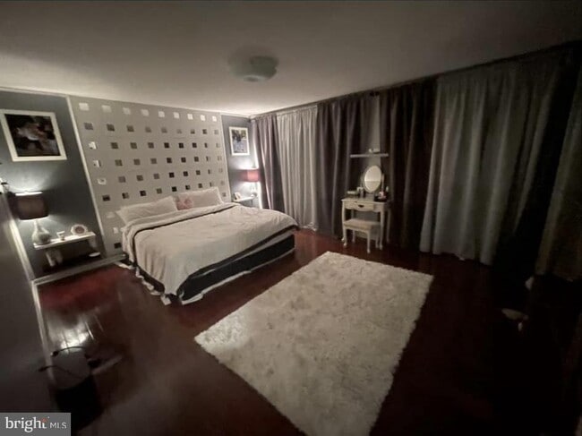 Building Photo - 8 Delaware Dr