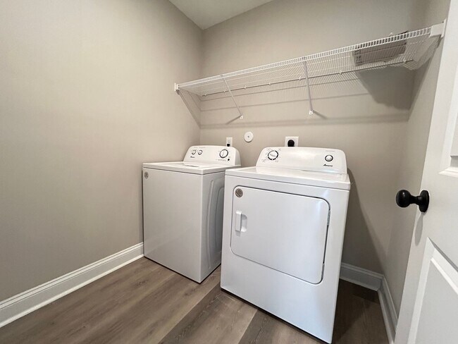 Building Photo - The Landing at Lewis Creek | 4 bedrooms, 2.5 baths