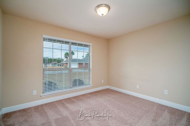 Building Photo - 2112 Stennis Dr