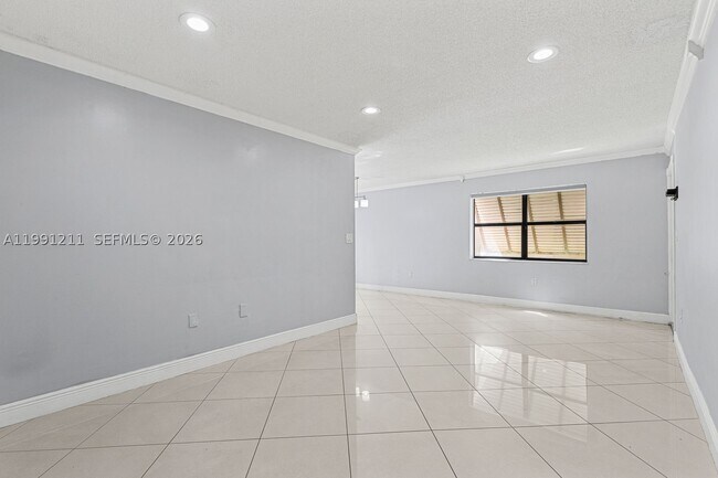 Building Photo - 6854 NW 173rd Dr