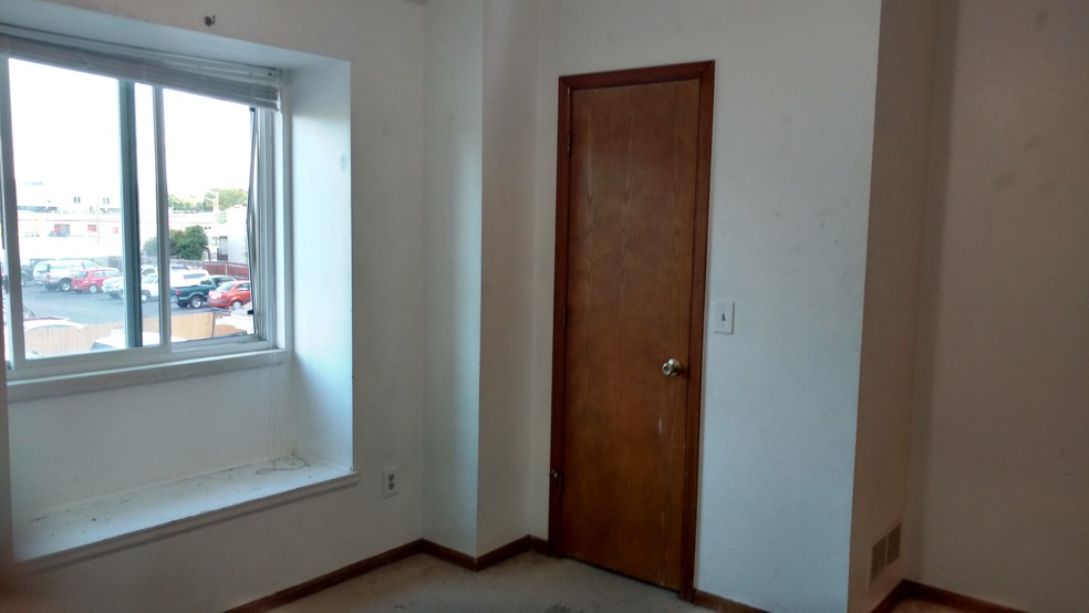 Guest Bedroom - 6734 Yarrow St