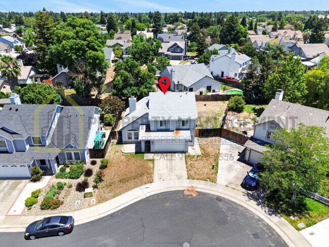 Building Photo - Spacious 3-Bedroom Retreat with 2.5 Baths in Prime Elk Grove Location