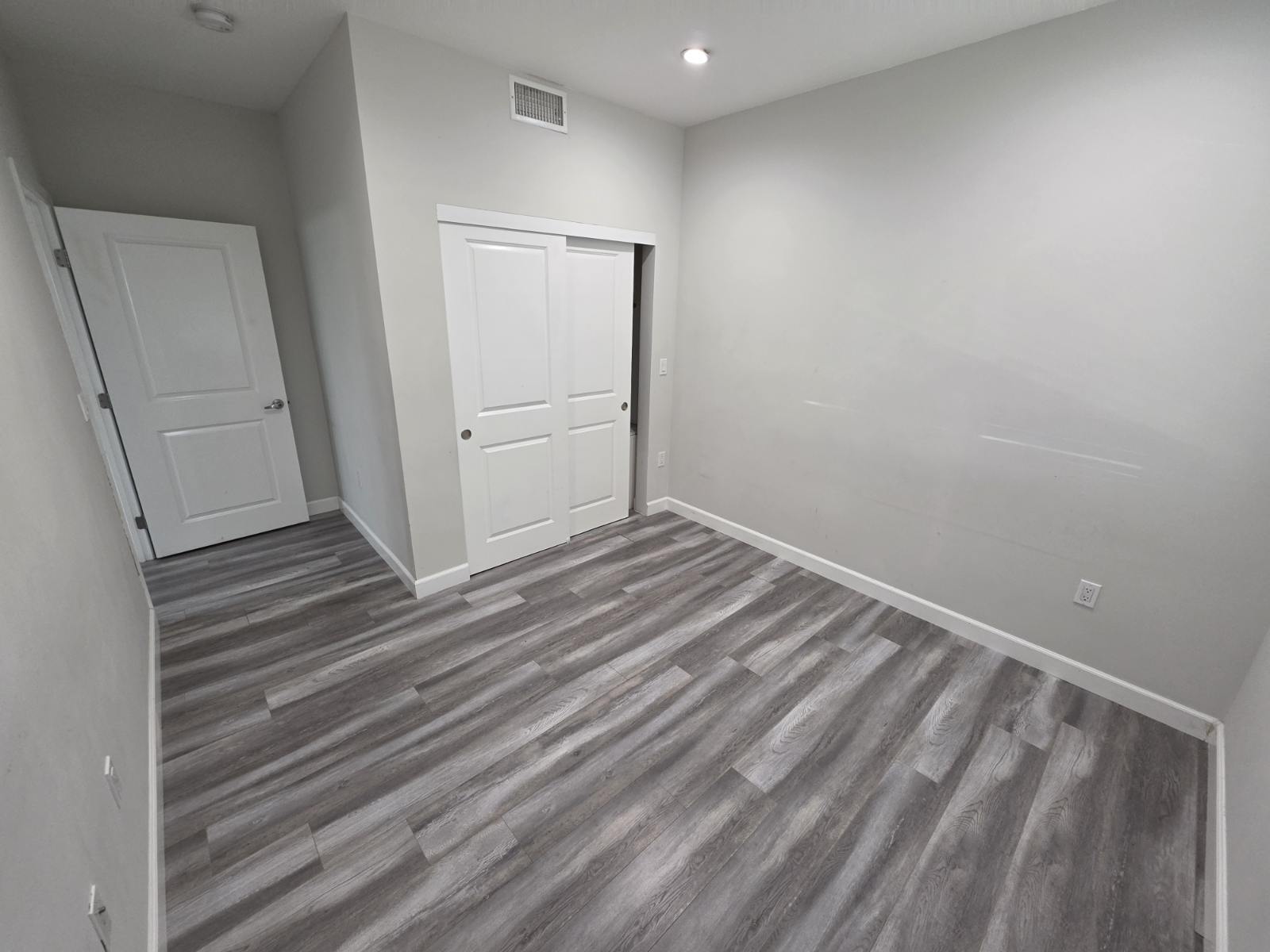 Building Photo - 6824 Ben Ave